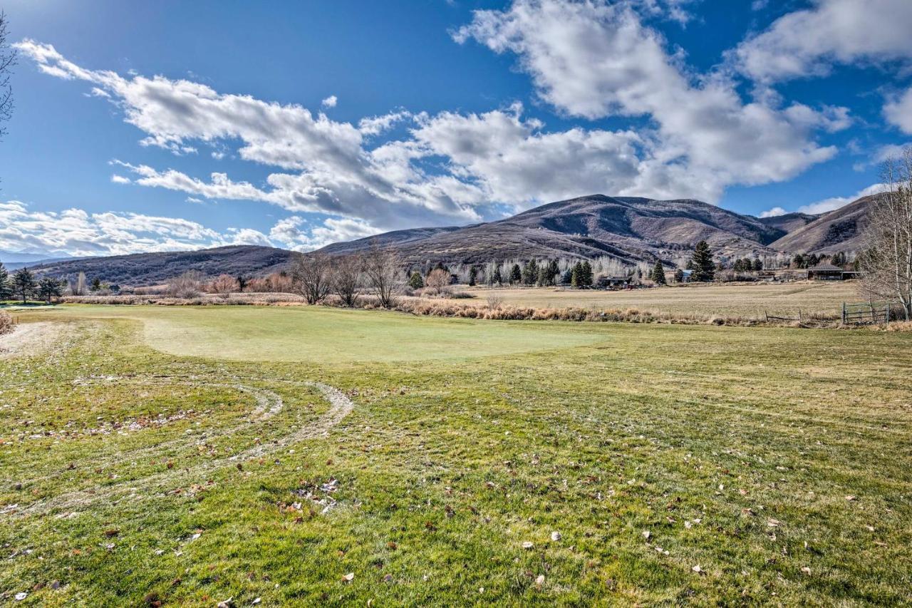 Large, Cozy Midway Studio With Mountain Views! Exterior foto
